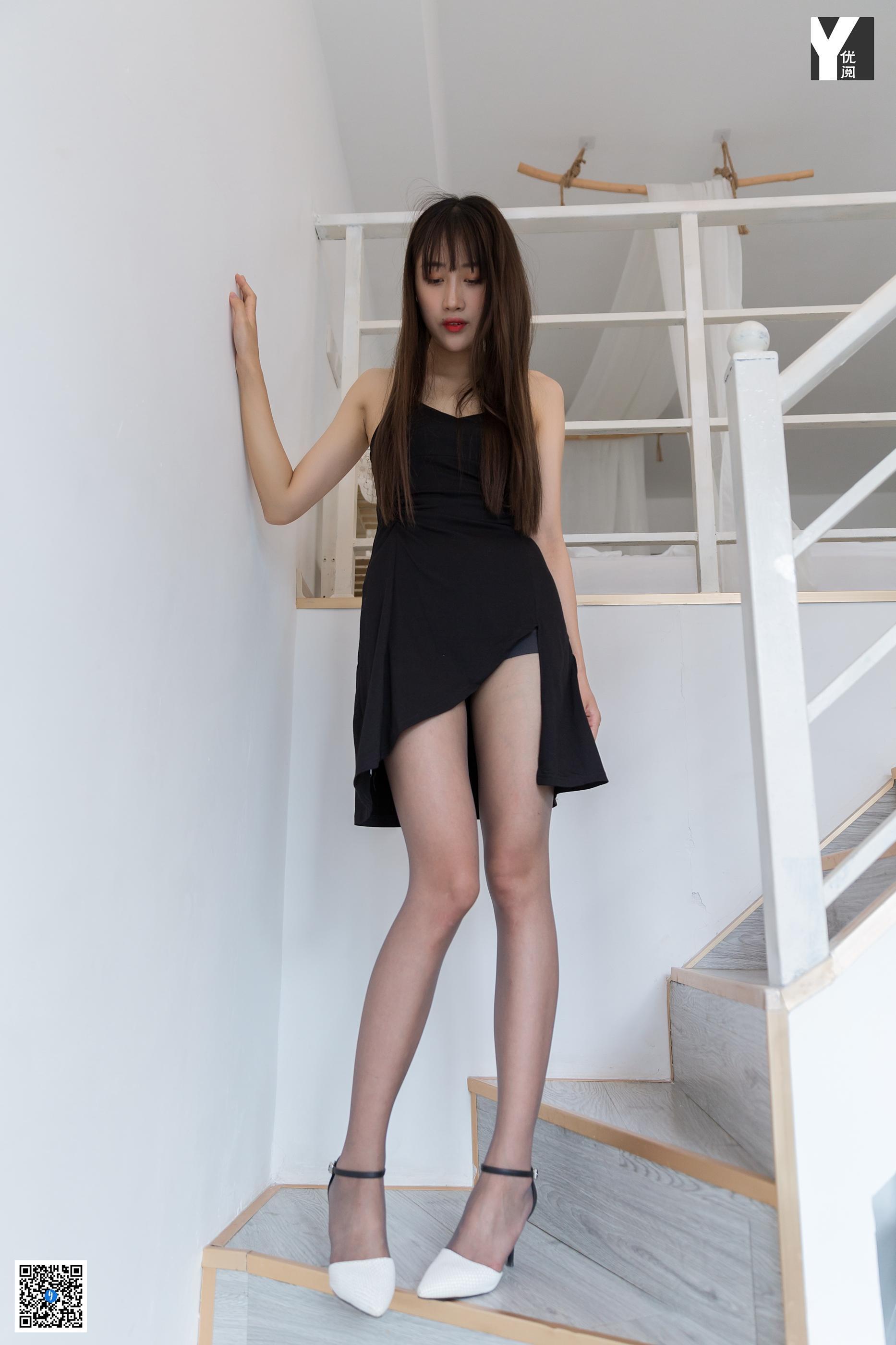 IESS异思趣向 - 模特：夏夏《黑长发与大长腿》